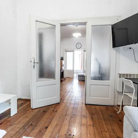Salts Market 3br Retreat Apartment Sofia