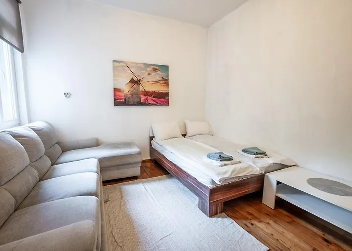 Salts Market 3br Retreat Sofia