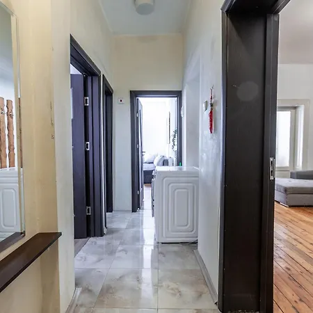 Salts Market 3br Retreat By Bulgarianhomes *